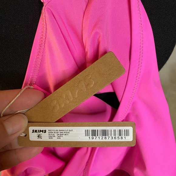 Skims Open Bust One piece - Picture 4 of 5